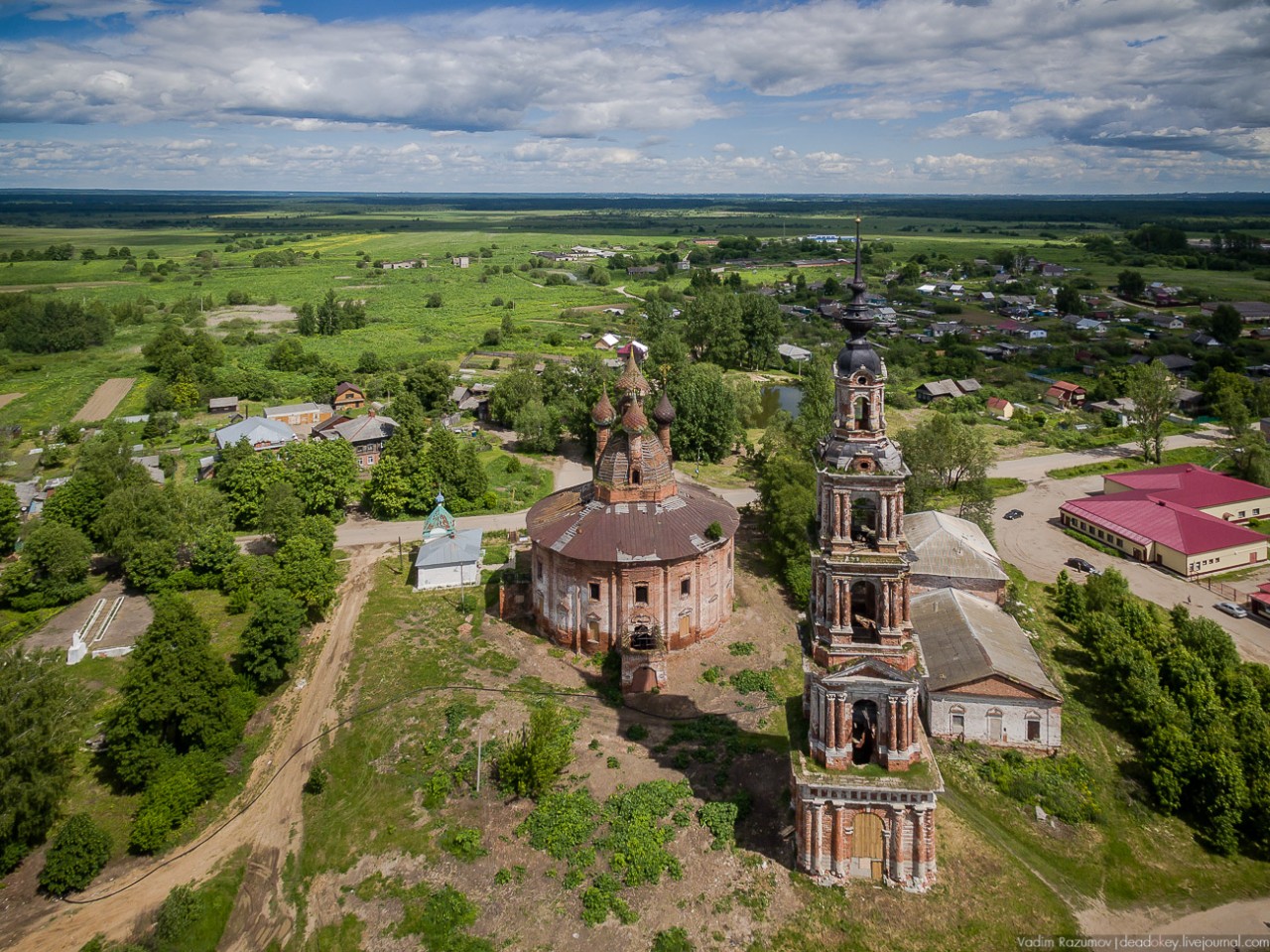 Храм в селе Курба Ярославской области