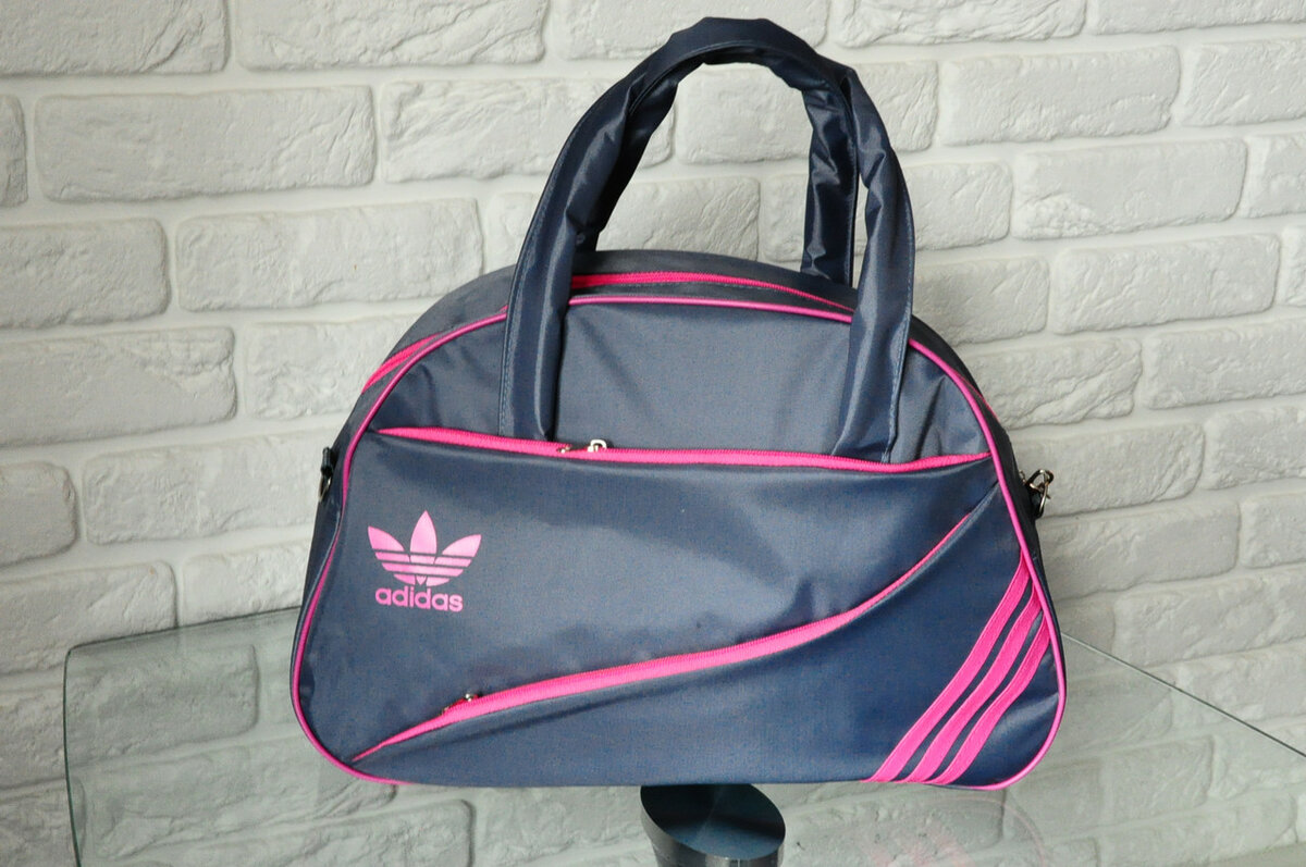 Спортивная сумка Adidas. /Фото: mana.su