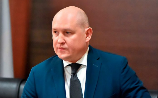 Михаил Развожаев увидел в центре Севастополя «ямы по колено» (ФОТО) Михаил Развожаев увидел в центре Севастополя «ямы по колено» (ФОТО)