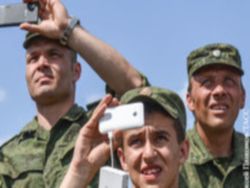 Российских военных переведут на дешёвые кнопочные телефоны