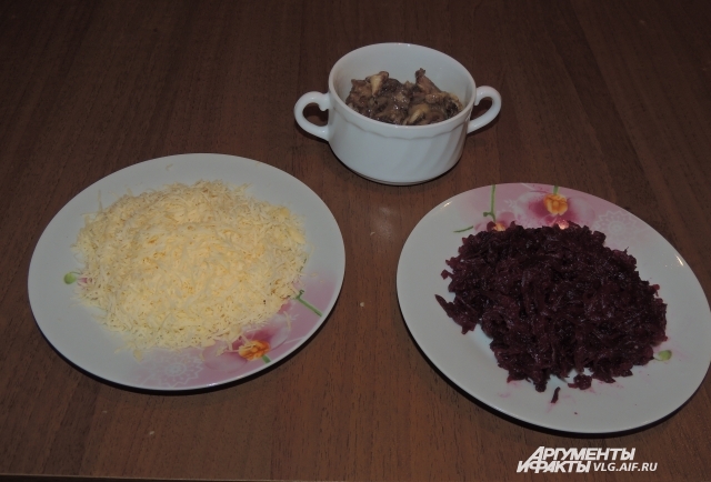 Салаты - Варежка Деда Мороза, Новогодняя Ель, Подкова, Дед Мороз. Салаты - Варежка Деда Мороза, Новогодняя Ель, Подкова, Дед Мороз.