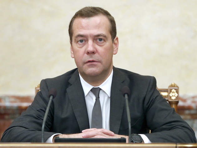 Медведев назвал женщин «мягкой силой» мировой политикой