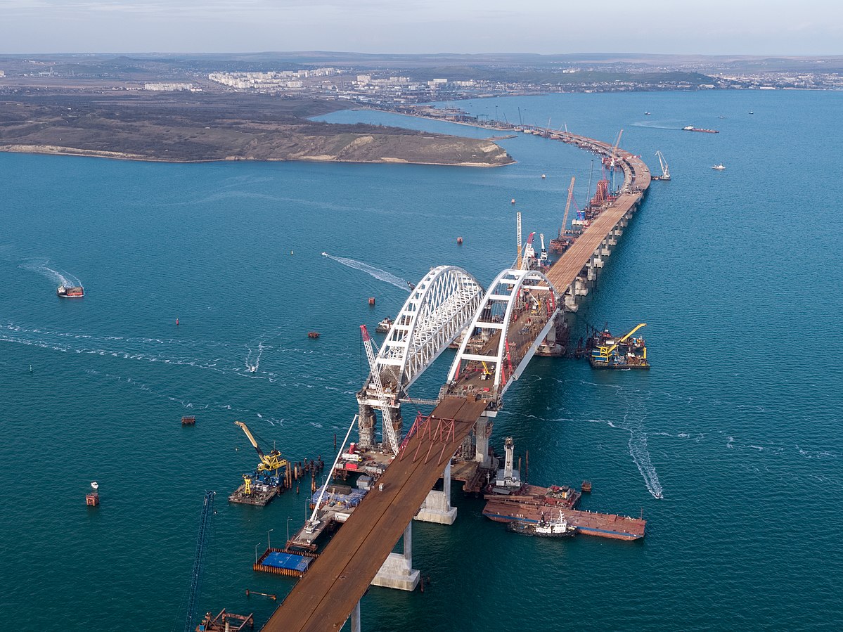Строительство Крымского моста. Фото Росавтодор/commons.wikimedia.org