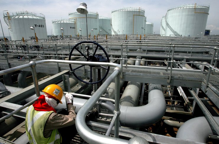 МЭА: резервные мощности по добыче нефти могут дойти до предела