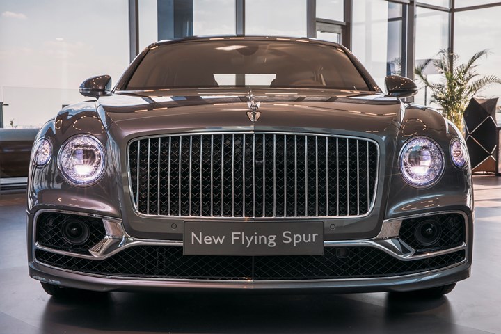 «Алхимия» в стиле Bentley: эксклюзивная премьера нового Flying Spur в Москве