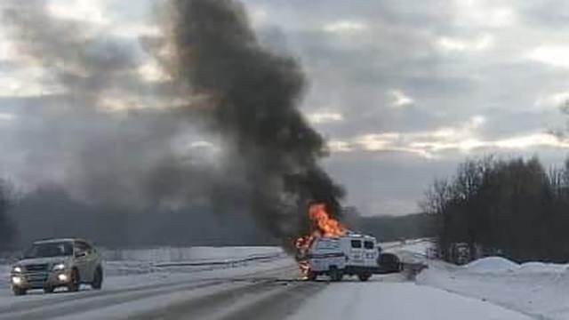 Автомобиль скорой помощи загорелся после ДТП в Башкирии, есть пострадавшие