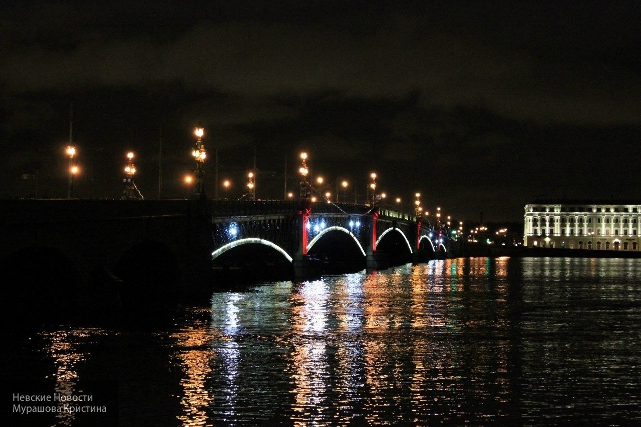 В Петербурге 19 марта разведут мосты через Неву