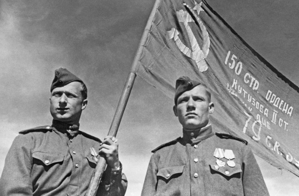 Вот еще грузинское достоинство! Милитон Кантария и Михаил Егоров.