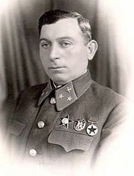 Вы знаете кто автор противотанкого "ежа"? война, изобретения