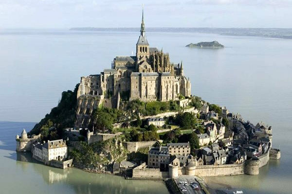 Замок на острове Мон-Сен-Мишель