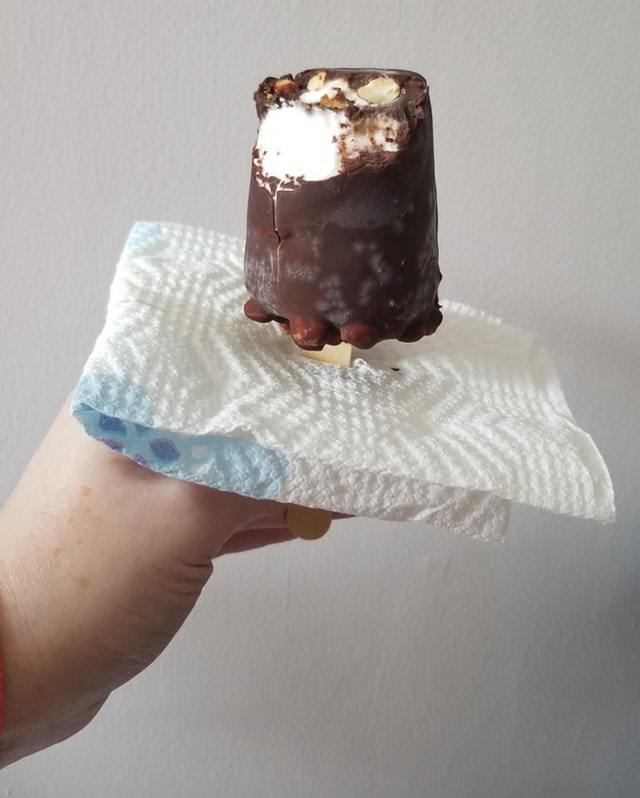 Лайфхаки, которые позволяют сделать скучные дела буквально одной рукой