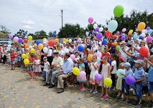 87-летний украинец - глава самой большой в мире семьи 87-летний украинец - глава самой большой в мире семьи Павел Семенюк, большая семья, дела семейные, мировой рекорд, многочисленное потомство, необычно, семья, украина