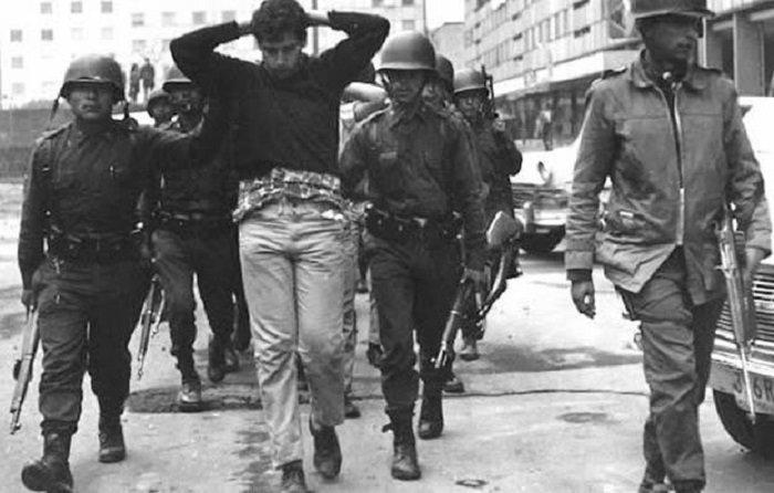Арестованный студент. Предтечи «жёлтых жилетов» и «оккупаев»: Как 1968 год оказался годом протестов в разных странах
