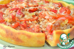 Деревенский пирог из картофельного теста с мясом и овощами