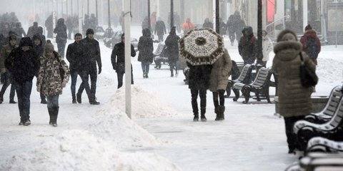 Москвичей предупредили о сильном ветре, метели и гололедице