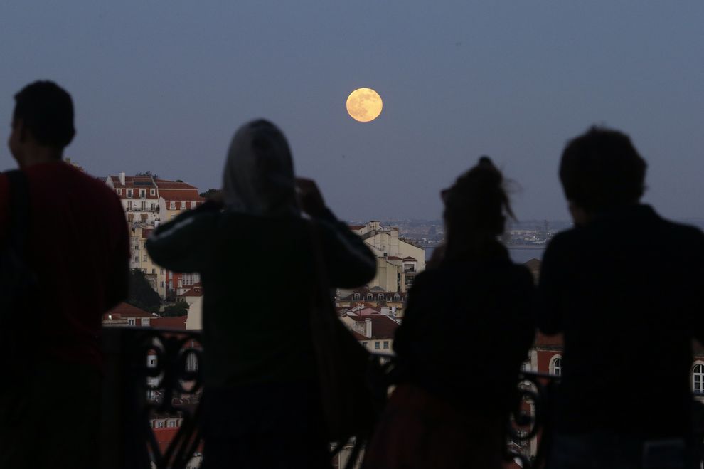 supermoon05 20 самых красивых фотографий «суперлуны» 2013