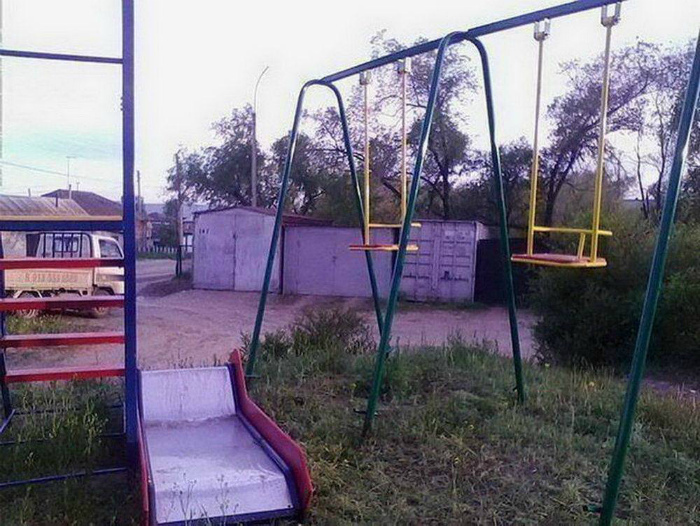 Парад абсурда. Парад абсурда.