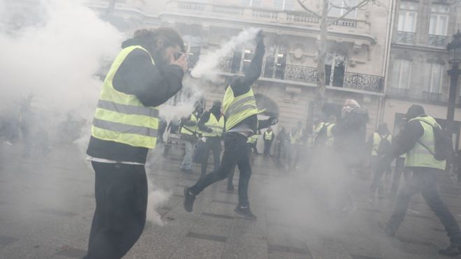 Протесты во Франции в фотографиях