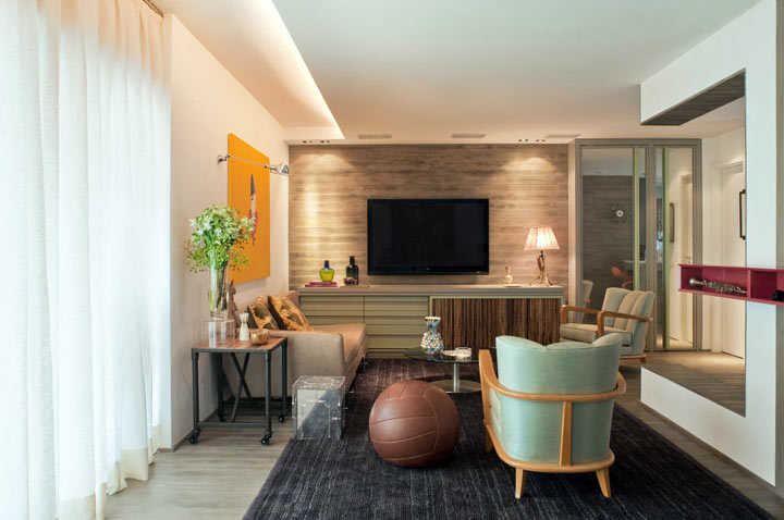 Необработанное дерево в интерьере