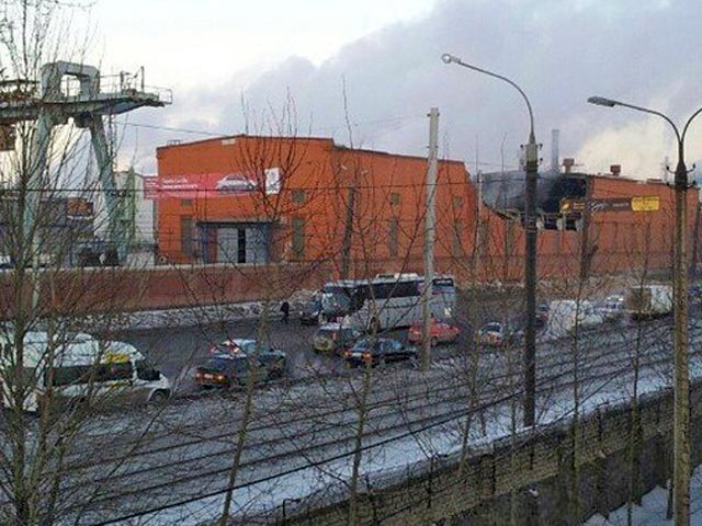 Один осколок попал в Цинковый завод Челябинска, была разрушена часть стены здания
