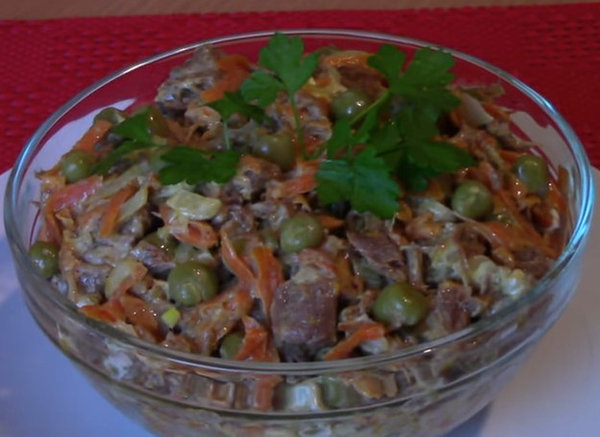 Очень вкусный мясной салат "Купеческий" Очень вкусный мясной салат "Купеческий"