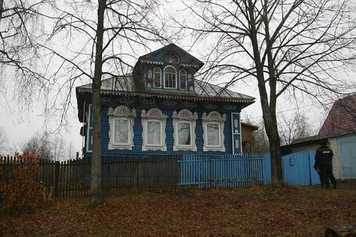 Мать оставляет годовалого ребёнка в заброшенном доме, а через 10 лет возвращается