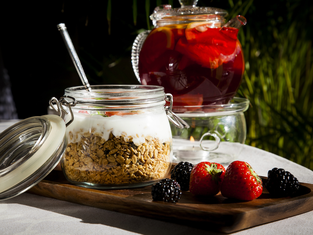 Moscafe_Granola s yogurtom i klubnikoy (2).jpg Moscafe_Granola s yogurtom i klubnikoy (2).jpg