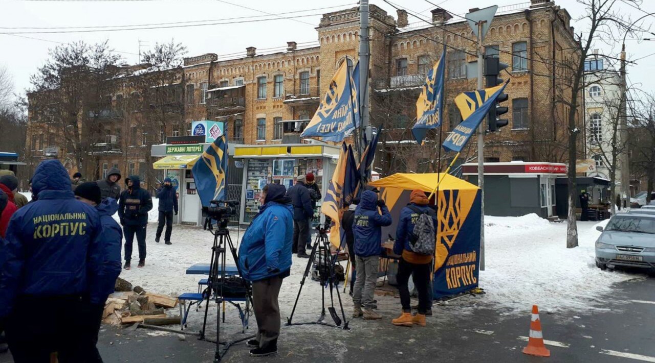 «Что за позорный цирк?!»: Как на Украине сорвали голосование россиян на президентских выборах «Что за позорный цирк?!»: Как на Украине сорвали голосование россиян на президентских выборах