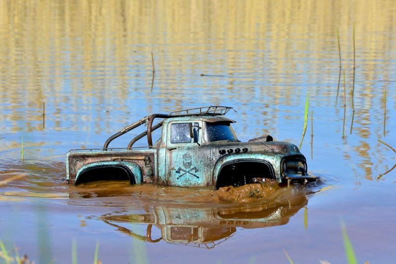 Несмотря на электропривод модель не боится воды Несмотря на электропривод модель не боится воды ford, rc модель, авто, автомобили, игрушка, моделизм, своими руками