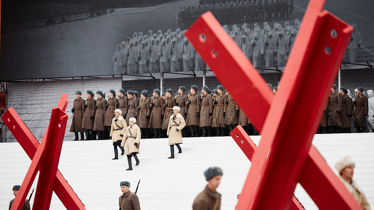 Торжественный марш, посвященный параду 1941 года: фоторепортаж