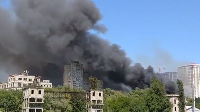 Площадь пожара в частном секторе Ростова достигла 5 тысяч кв. м