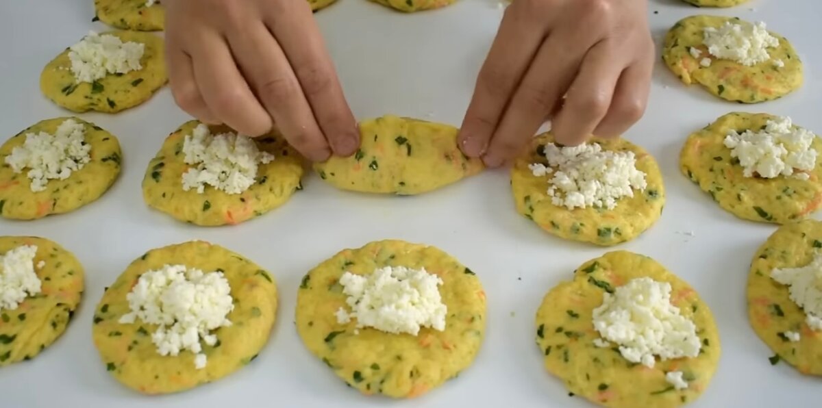 «Готовлю уже пятый день и совсем не надоели»: вкусные пирожки без дрожжей (рецепт простой, и продукты недорогие)