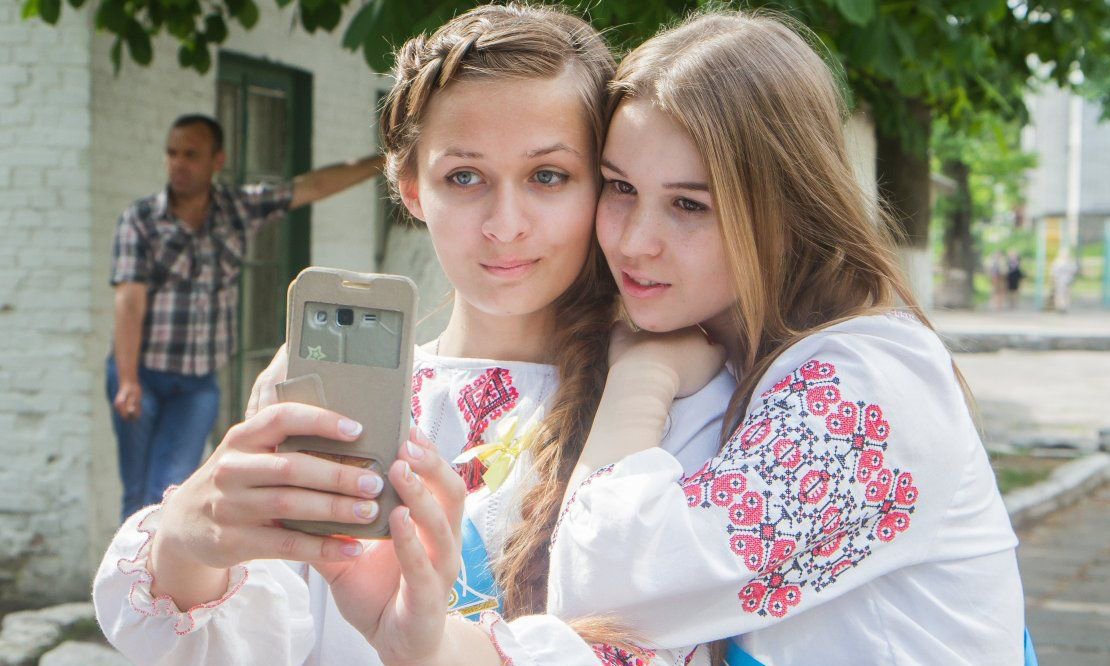 Це Европа! Украинским школьницам выдали пособия для занятия проституцией Це Европа! Украинским школьницам выдали пособия для занятия проституцией