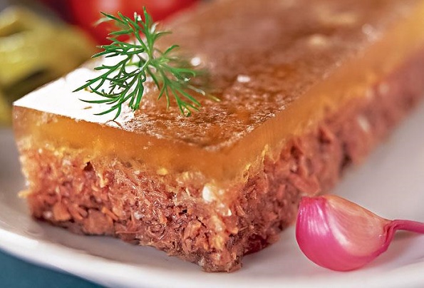 Холодец и другие блюда русской кухни, которые шокируют иностранцев