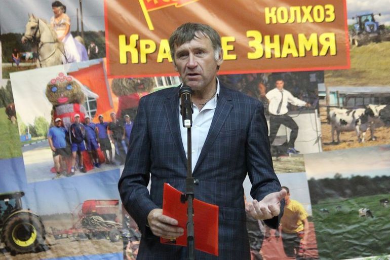 Доярки на иномарках. Про деревню, из которой никто не хочет уезжать Доярки на иномарках. Про деревню, из которой никто не хочет уезжать