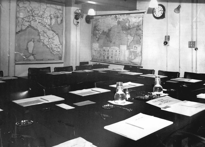 Комната совещаний начальников штабов во время войны. / Фото: www.wwii.space Комната совещаний начальников штабов во время войны. / Фото: www.wwii.space