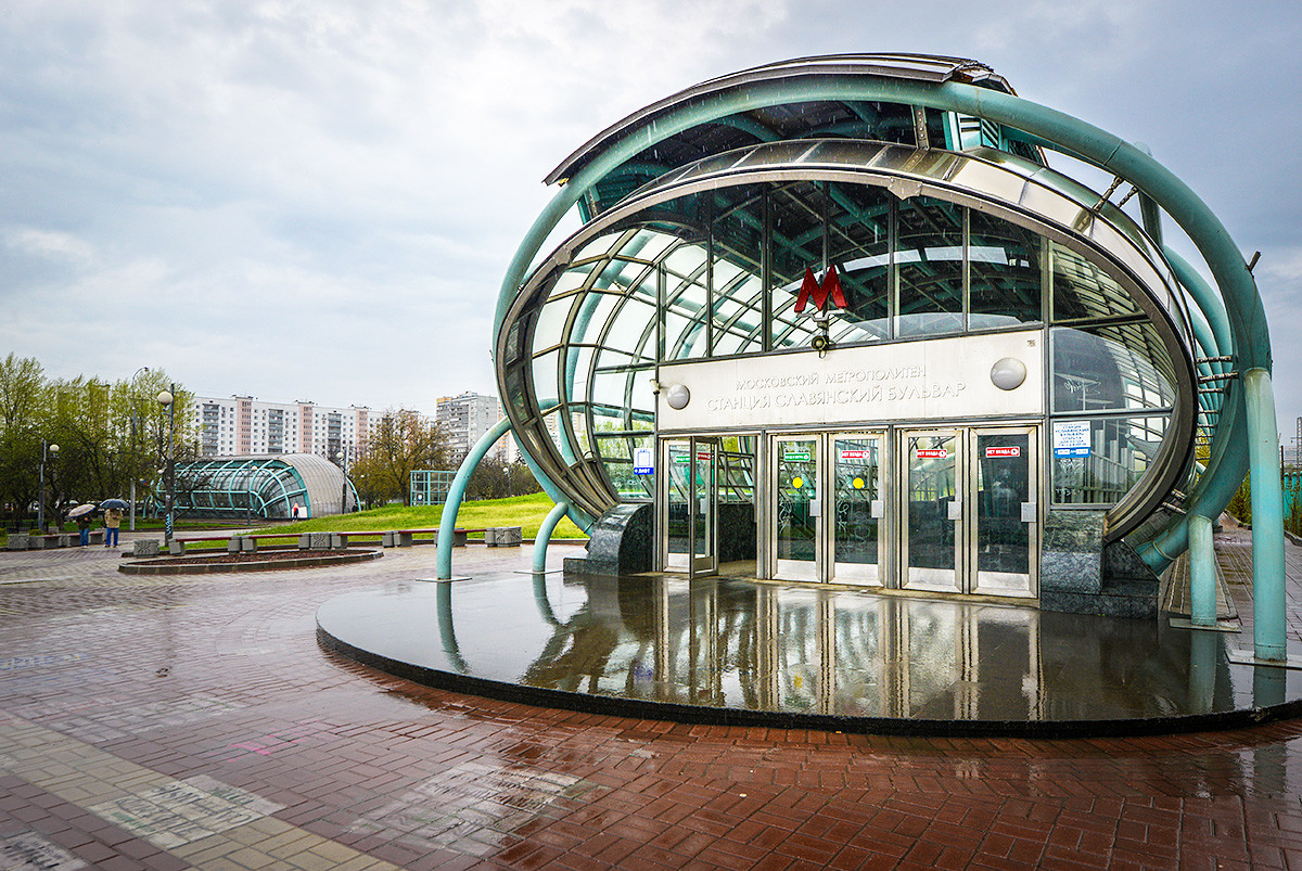 10 самых красивых станций Московского метро... снаружи (ФОТО)