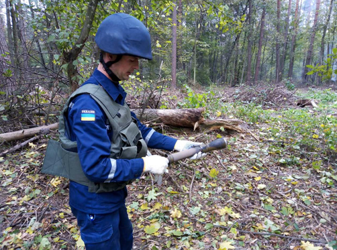 Взрывы и зарево до небес: украинские военные взорвали склад боеприпасов под Черниговом Взрывы и зарево до небес: украинские военные взорвали склад боеприпасов под Черниговом
