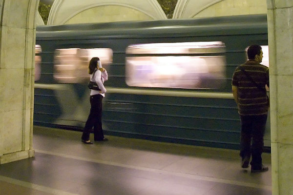 По «зеленой» ветке метро Москвы снова поехали поезда