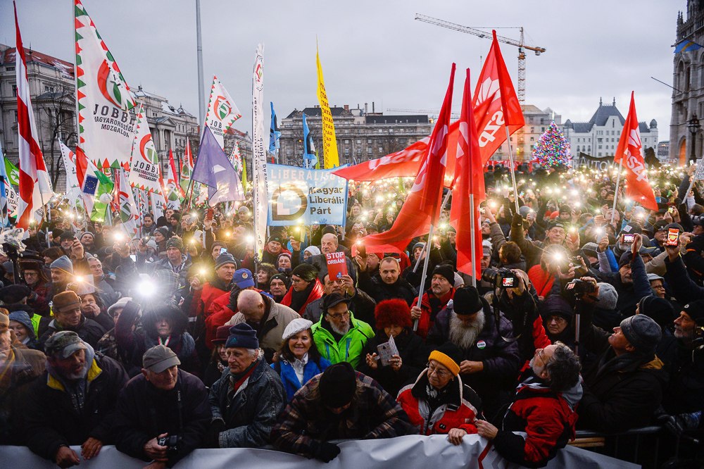 В Будапеште прошли массовые демонстрации против «закона о рабстве»