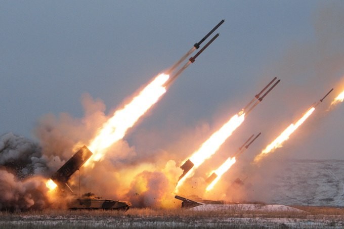 Россия начала поставку Ираку тяжелых огнеметных систем ТОС-1А «Солнцепек»