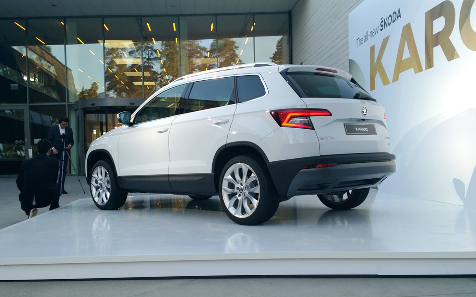 Компактный Skoda Karoq получил светодиодные фары и электронную приборку