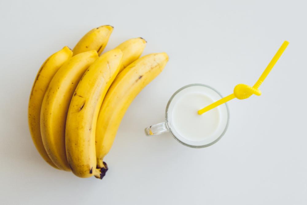 Врач назвала причины появления горечи во рту после употребления бананов