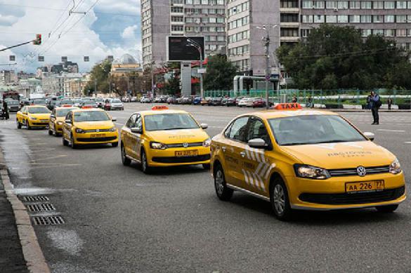 Столичных таксистов заставят выучить Москву наизусть