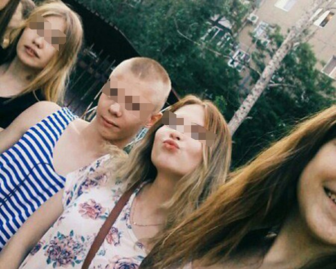 Смотреть онлайн Русский сосед выебал малолетку на кухне бесплатно