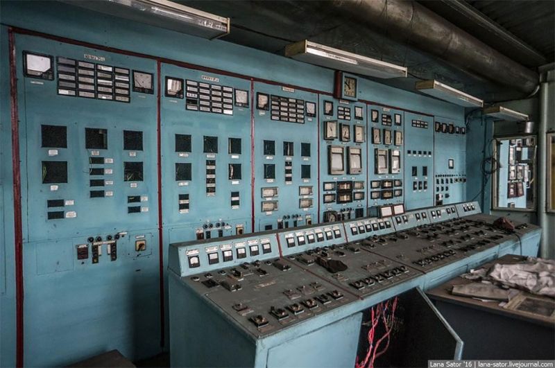 Контрольные комнаты заводов и электростанций советских времен Контрольные комнаты заводов и электростанций советских времен