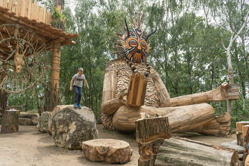 Тролли в лесу это уже не шутки Тролли в лесу это уже не шутки
(18 фото + 1 видео)