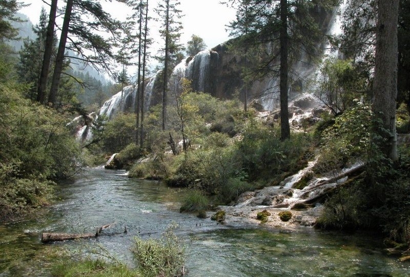 Сказочный водопад Нуорилан, оживающий с лучами солнца