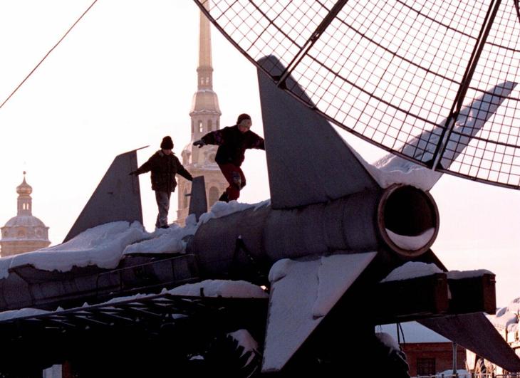 Как выглядела Россия в первые 10 лет после развала СССР Как выглядела Россия в первые 10 лет после развала СССР