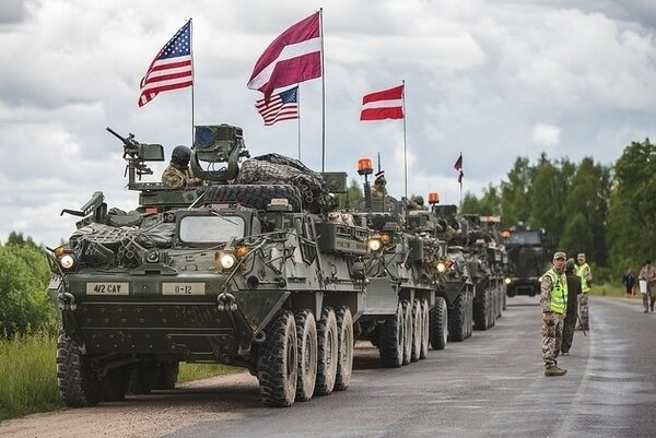 Военные эксперты рассказали сколько продержится Латвия в случае конфликта с Россией Военные эксперты рассказали сколько продержится Латвия в случае конфликта с Россией